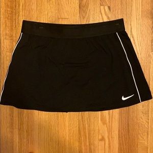 Black Nike tennis skirt